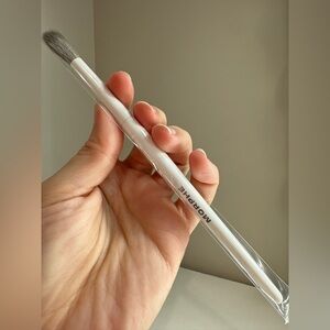 Morphe M333 Professional Large Rounded Blender Eyeshadow Brush NEW